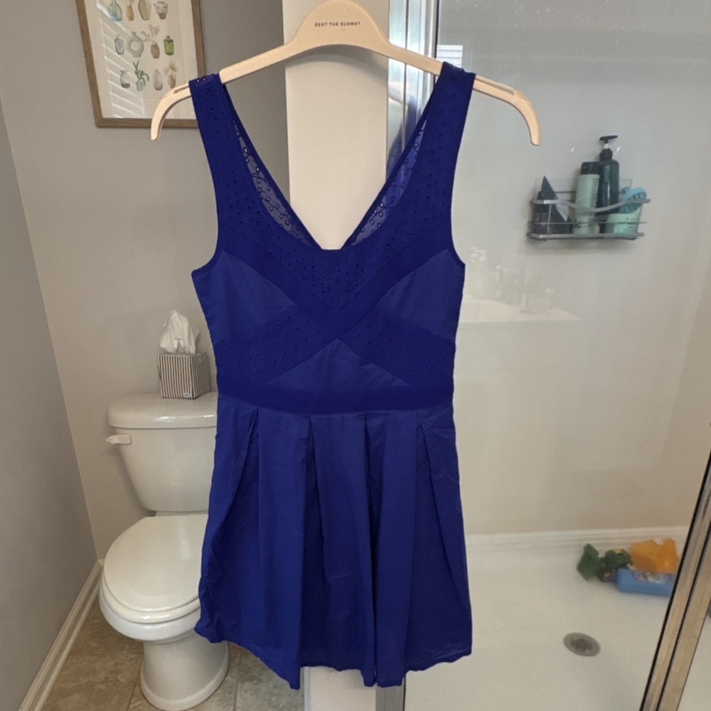 American‎ Eagle Blue Eyelet Lace Fit Flare Mini Dress V-Neck Pleated Womens 2